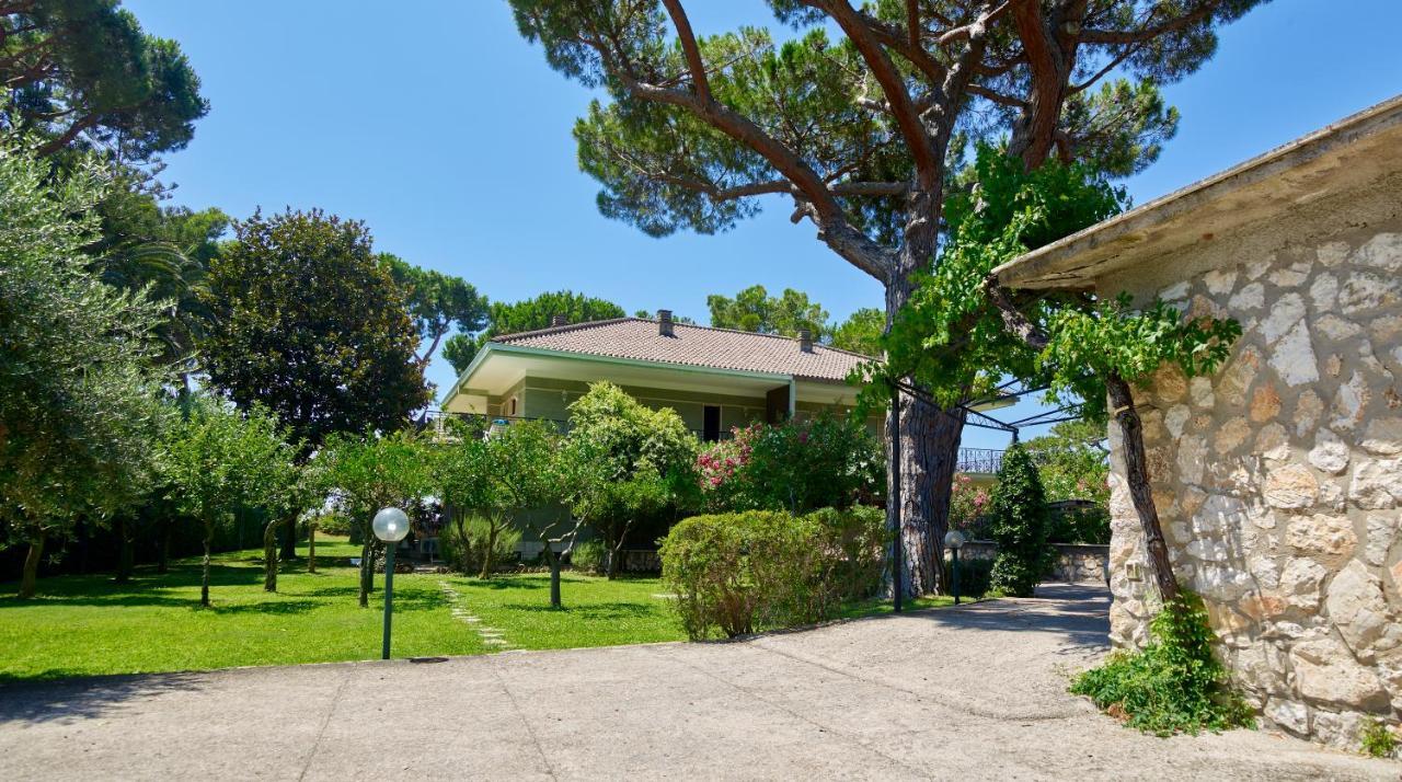 Villa Luisa B&B Сперлонга Экстерьер фото